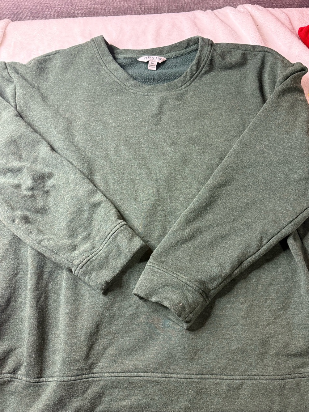 Orvis Men's Crewneck Sweater in Heathered Forest Green